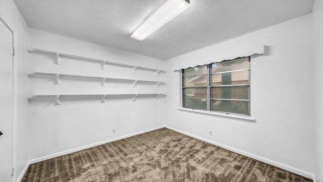 100 Oakhurst Drive, Hurst, TX 76053