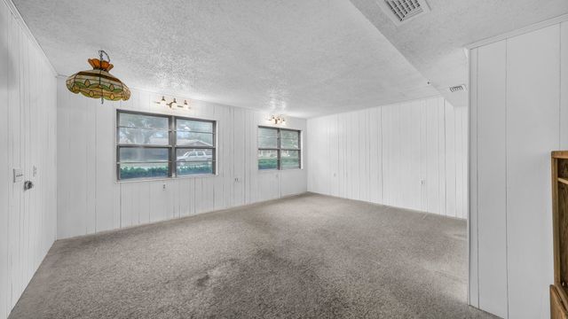100 Oakhurst Drive, Hurst, TX 76053