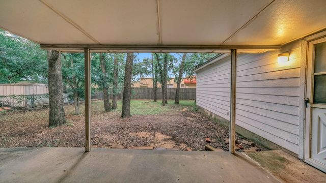 100 Oakhurst Drive, Hurst, TX 76053