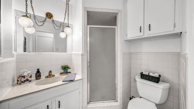 100 Oakhurst Drive, Hurst, TX 76053