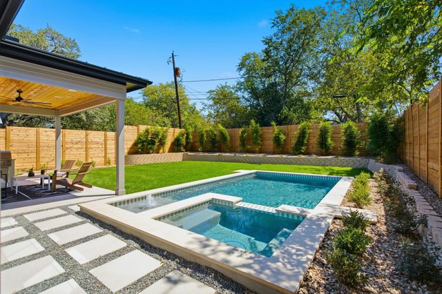 4613 Banister LN, Austin, TX 78745