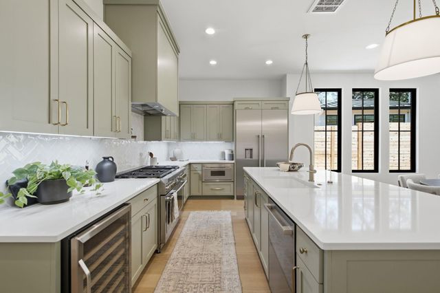 4613 Banister LN, Austin, TX 78745