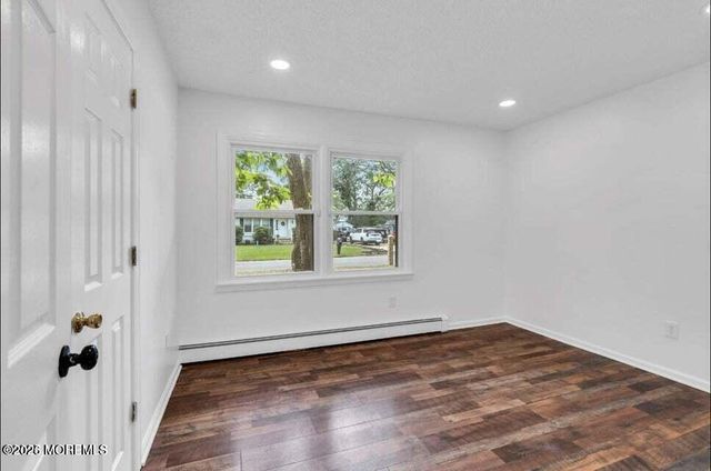 43 3rd St Street, Manchester, NJ 08759