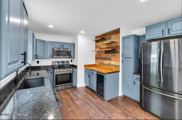 43 3rd St Street, Manchester, NJ 08759