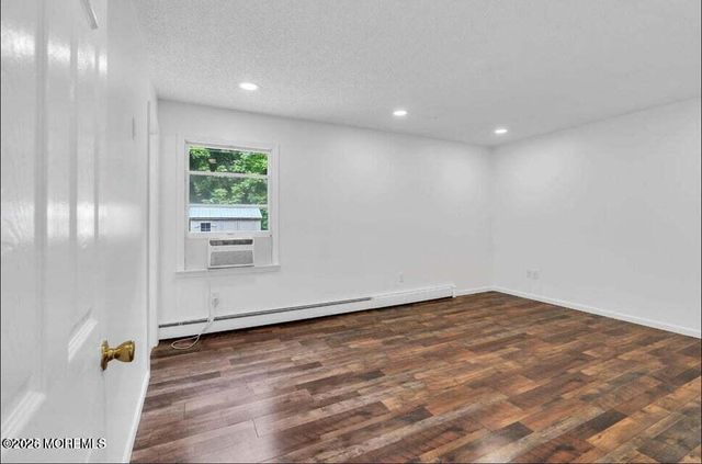 43 3rd St Street, Manchester, NJ 08759