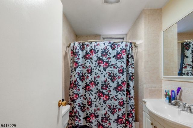 761 Kennedy Blvd, Bayonne City, NJ 07002