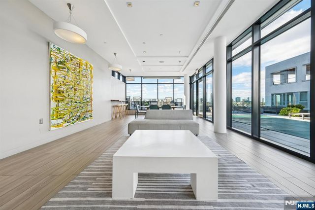 160 1st Street 1111, Jersey City, NJ 07302