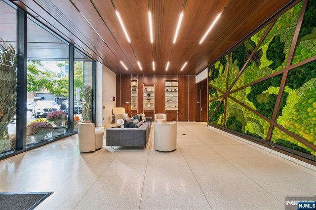 160 1st Street 1111, Jersey City, NJ 07302