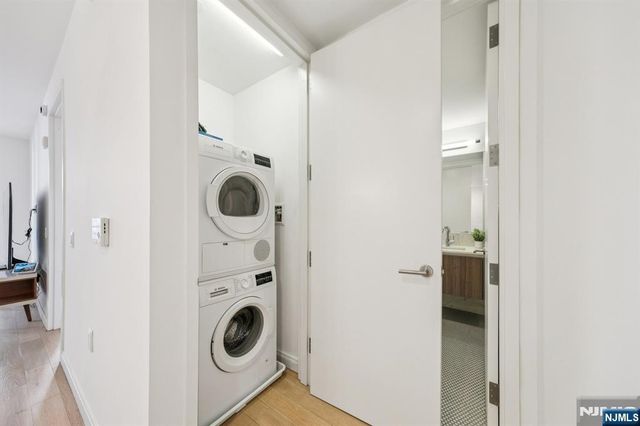 160 1st Street 1111, Jersey City, NJ 07302