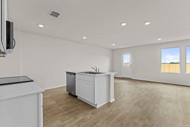 915 Prince Albert, Seguin, TX 78155
