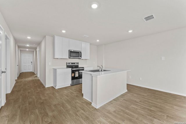 915 Prince Albert, Seguin, TX 78155