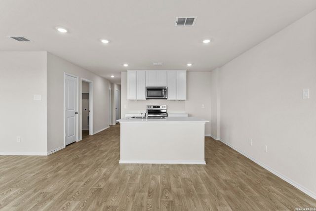 915 Prince Albert, Seguin, TX 78155