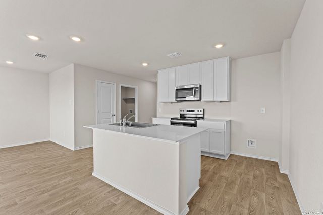 915 Prince Albert, Seguin, TX 78155