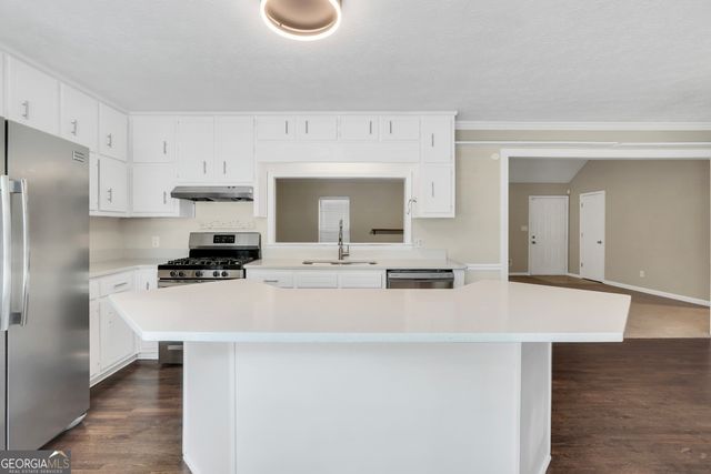 256 Country Lake Drive, Mcdonough, GA 30252