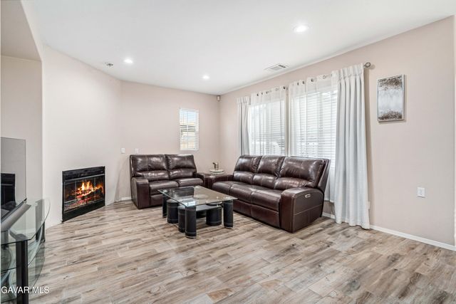 5832 W Avenue K-2, Lancaster, CA 93536