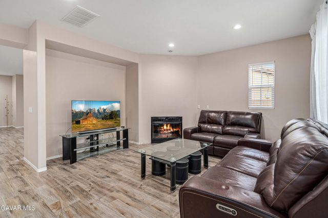 5832 W Avenue K-2, Lancaster, CA 93536