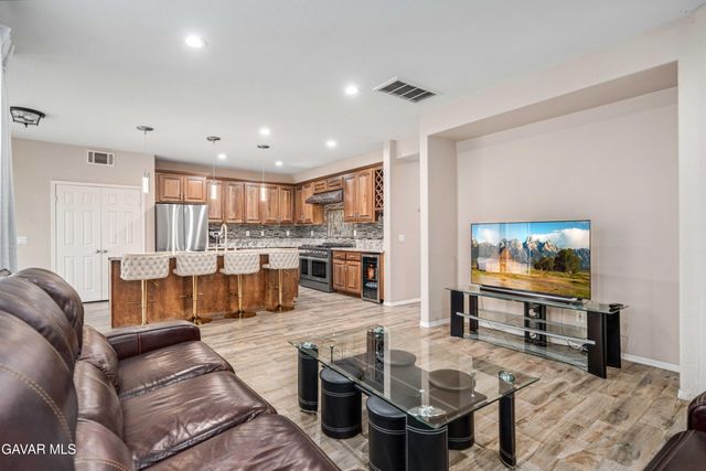 5832 W Avenue K-2, Lancaster, CA 93536