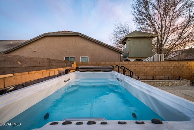 5832 W Avenue K-2, Lancaster, CA 93536