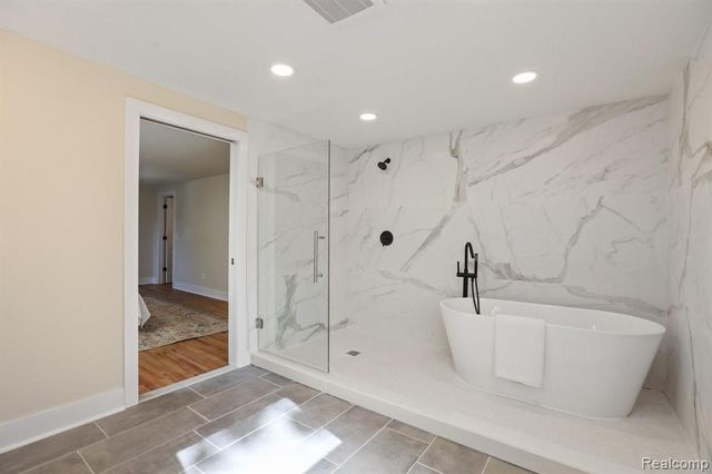 7381 Cathedral Drive, Bloomfield Hills, MI 48301