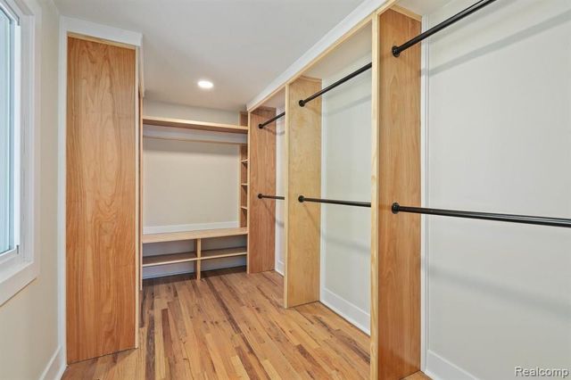 7381 Cathedral Drive, Bloomfield Hills, MI 48301