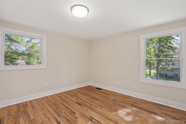 7381 Cathedral Drive, Bloomfield Hills, MI 48301