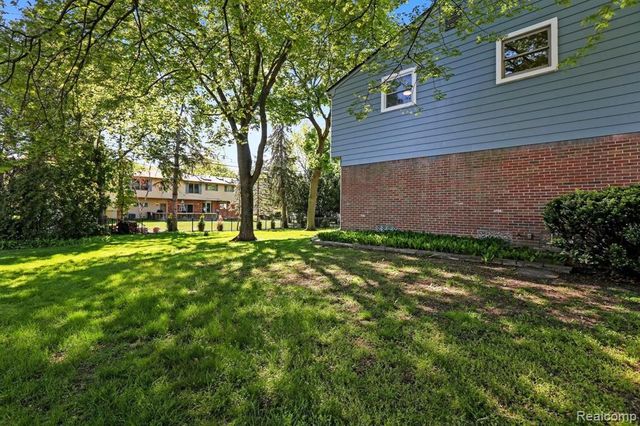 7381 Cathedral Drive, Bloomfield Hills, MI 48301
