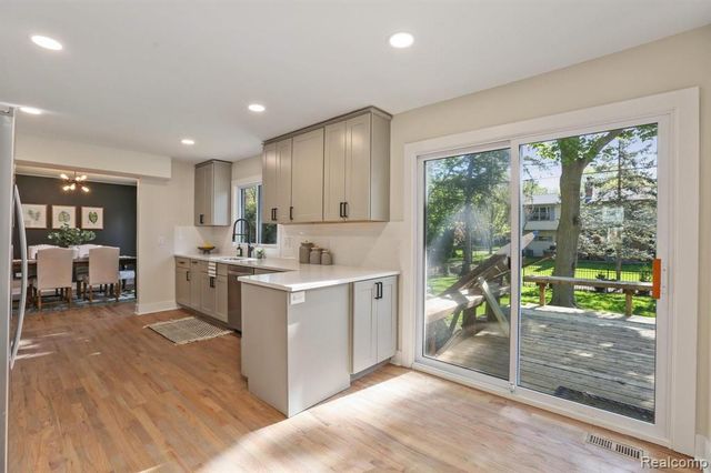7381 Cathedral Drive, Bloomfield Hills, MI 48301