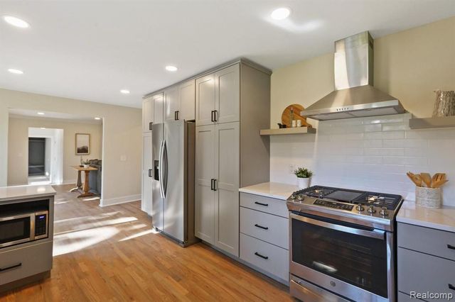 7381 Cathedral Drive, Bloomfield Hills, MI 48301