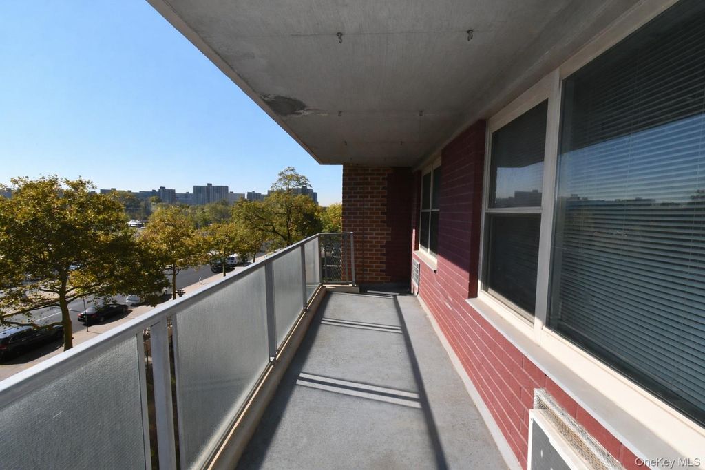 12399 Flatlands Avenue 4J, Brooklyn, NY 11207