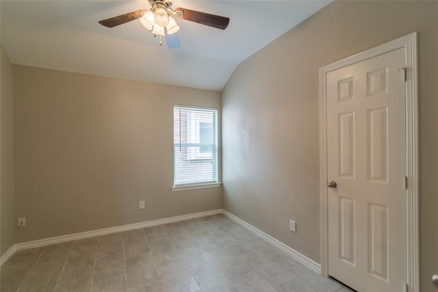 2209 Highland Crossing Drive, Conroe, TX 77304