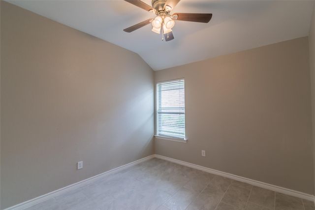 2209 Highland Crossing Drive, Conroe, TX 77304