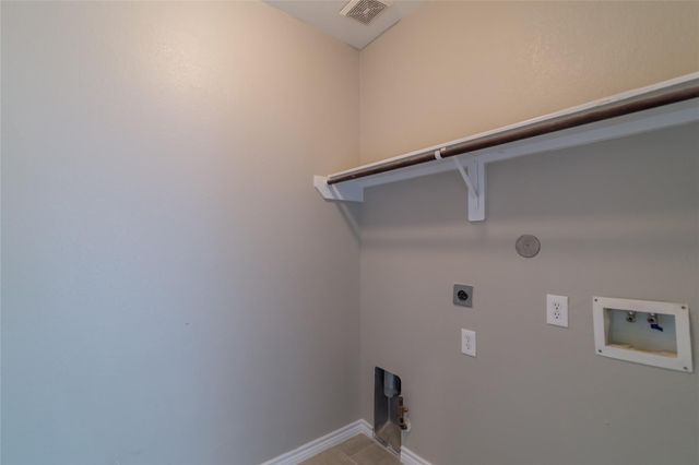 2209 Highland Crossing Drive, Conroe, TX 77304