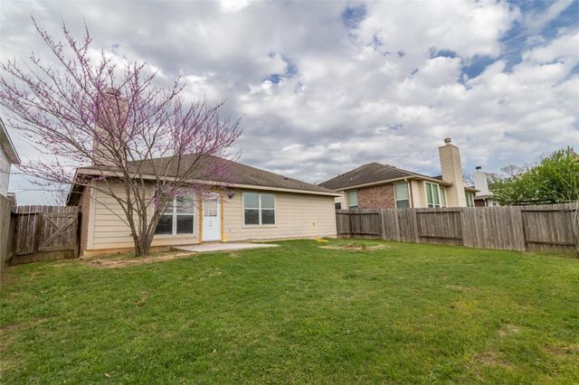 2209 Highland Crossing Drive, Conroe, TX 77304