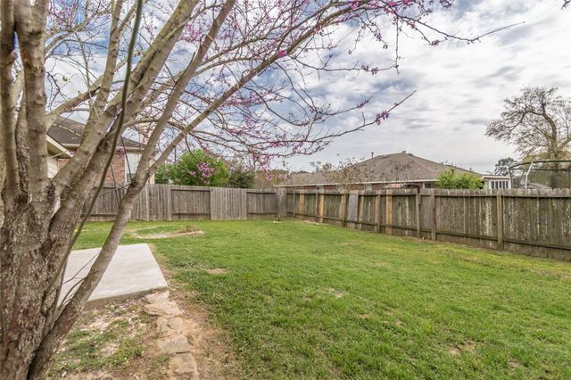 2209 Highland Crossing Drive, Conroe, TX 77304