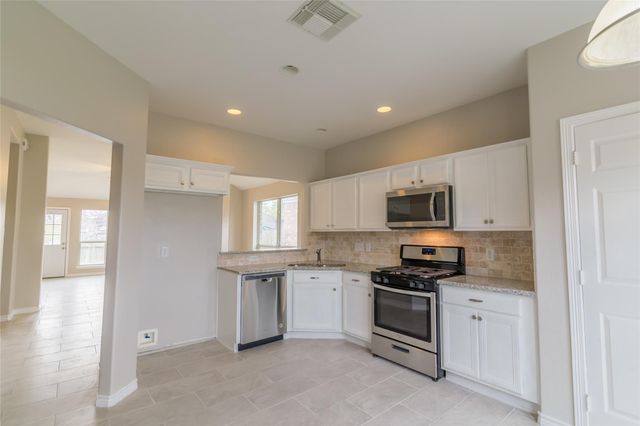 2209 Highland Crossing Drive, Conroe, TX 77304