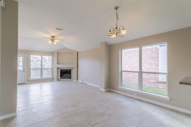 2209 Highland Crossing Drive, Conroe, TX 77304