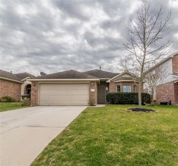 2209 Highland Crossing Drive, Conroe, TX 77304