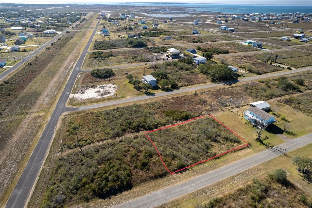 311 & 312 W Misty Oak, Rockport, TX 78382