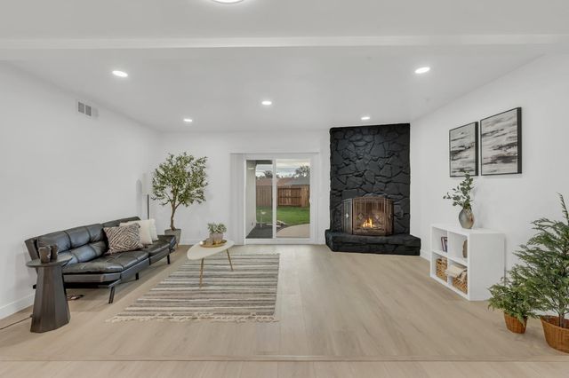 6512 Woodhurst Ct, Citrus Heights, CA 95621