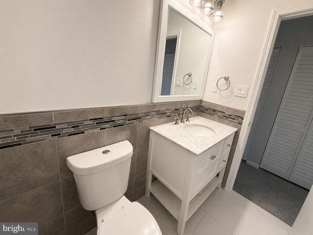 5 SOCIETY CT, Burlington, NJ 08016