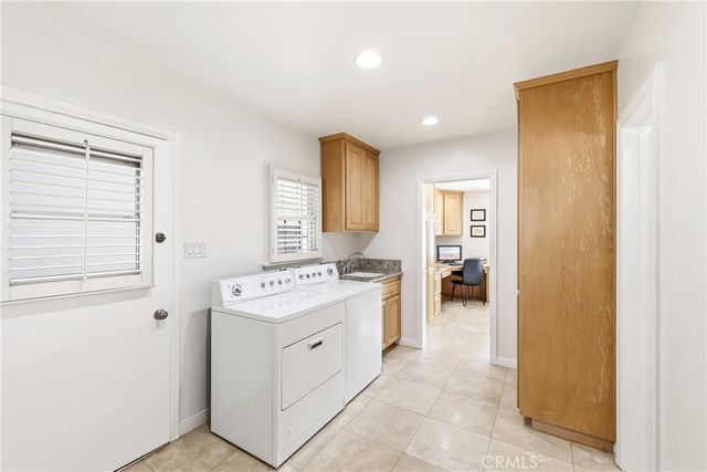 17038 California, Bellflower, CA 90706