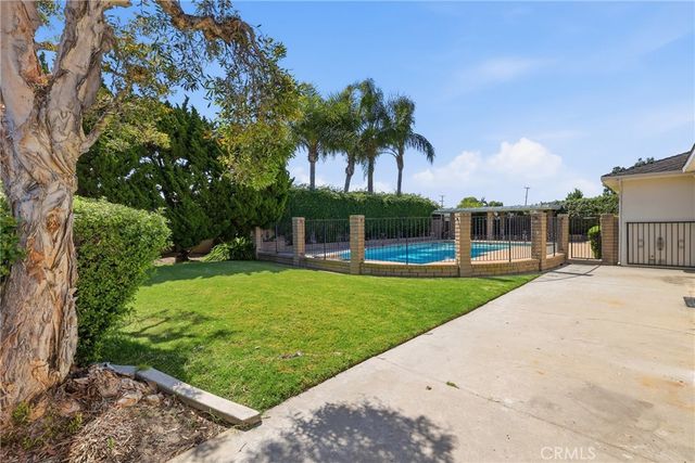 17038 California, Bellflower, CA 90706