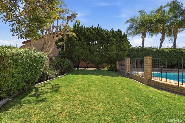 17038 California, Bellflower, CA 90706