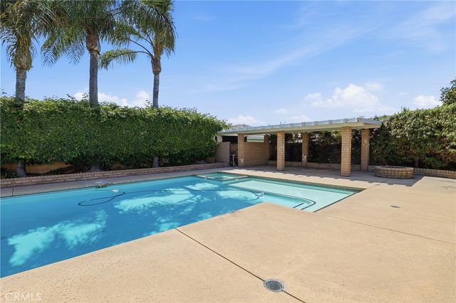 17038 California, Bellflower, CA 90706