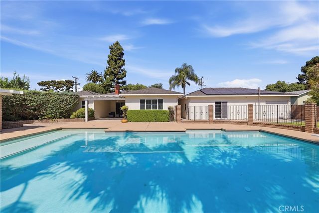 17038 California, Bellflower, CA 90706
