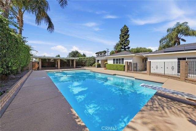 17038 California, Bellflower, CA 90706