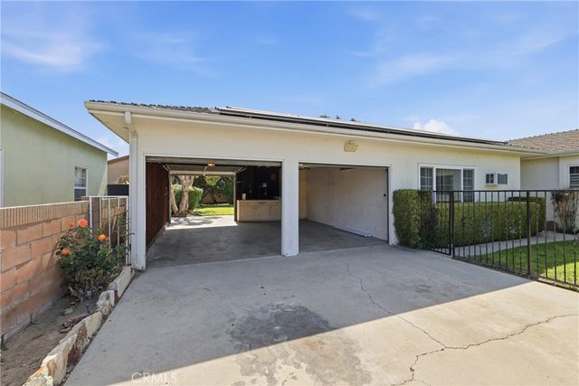 17038 California, Bellflower, CA 90706