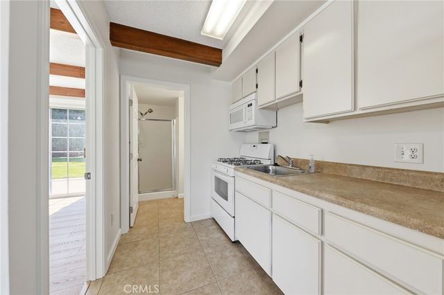 17038 California, Bellflower, CA 90706