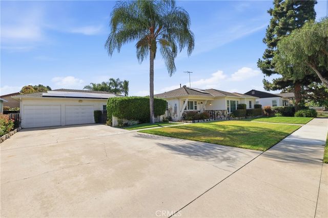 17038 California, Bellflower, CA 90706