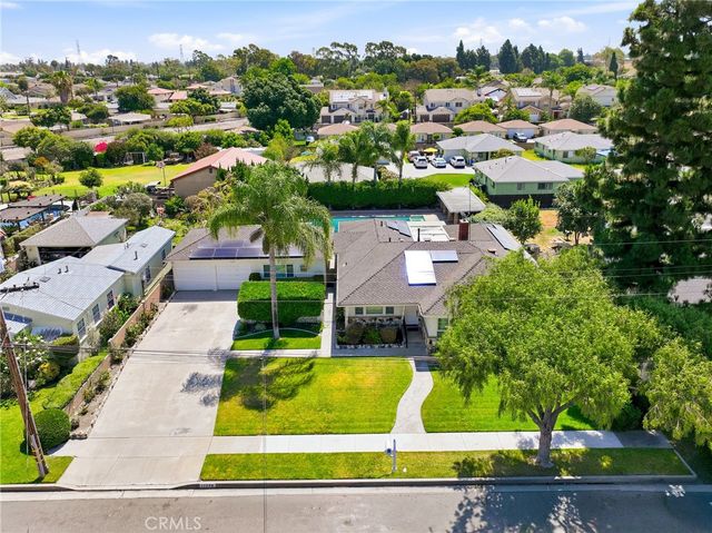 17038 California, Bellflower, CA 90706